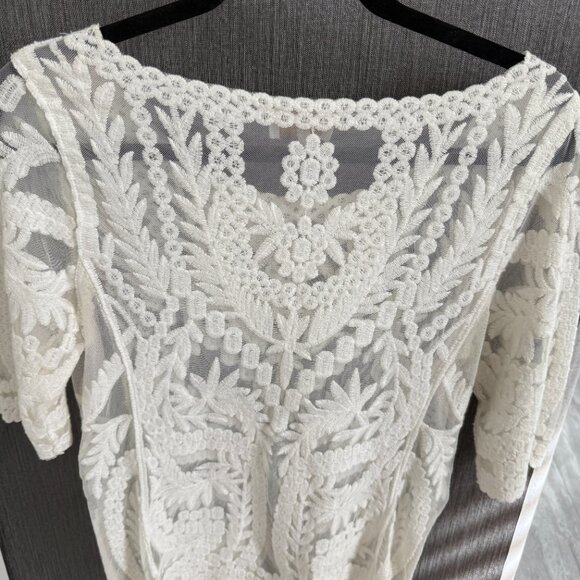 Laundry by Shelli Segal White Embroidered Lace Sheer Blouse – Size M - Picture 3 of 4